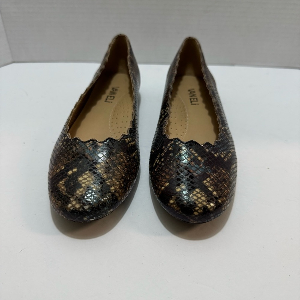Van Eli animal/snake print flats sz‎ 6.5